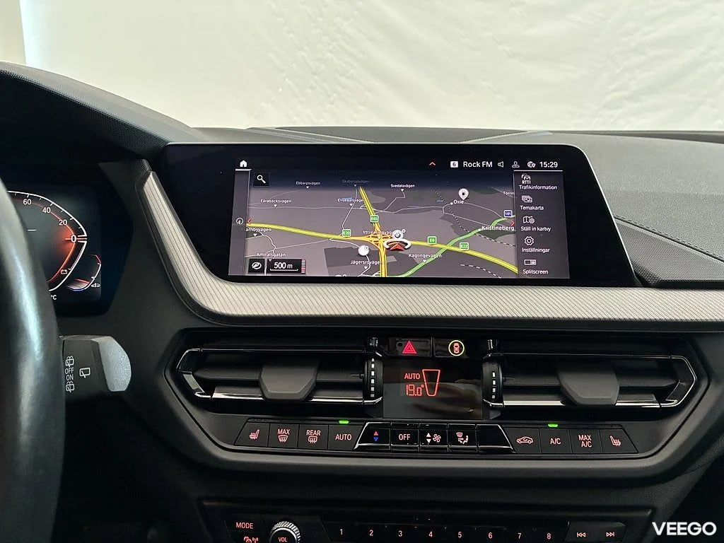 BMW 118 118i i Model Sport Rattvärme Park Assist Sportstolar 0kW