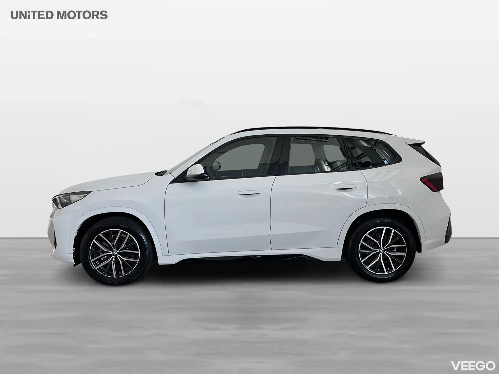 BMW iX1 eDrive20 M Sport Drag HiFi Elstolar Head-Up Rattvärme 0kW