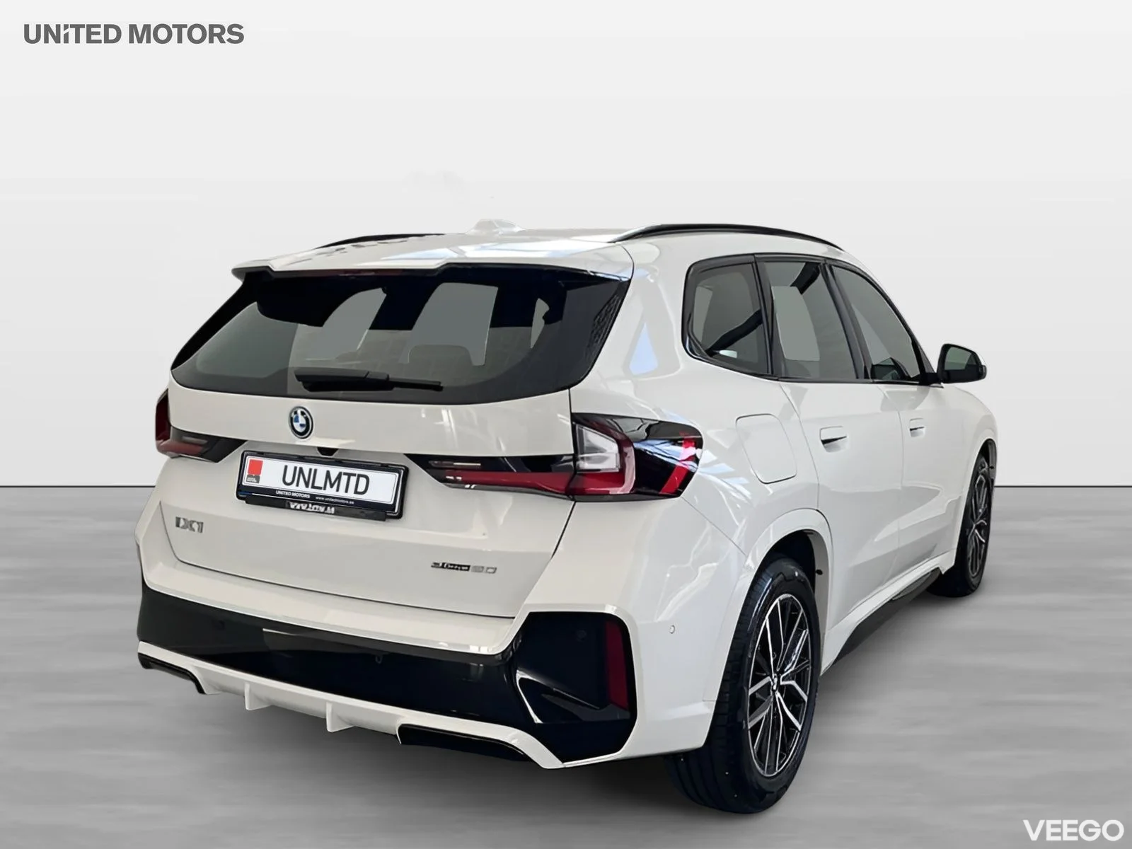 BMW iX1 eDrive20 M Sport Drag HiFi Elstolar Head-Up Rattvärme 0kW