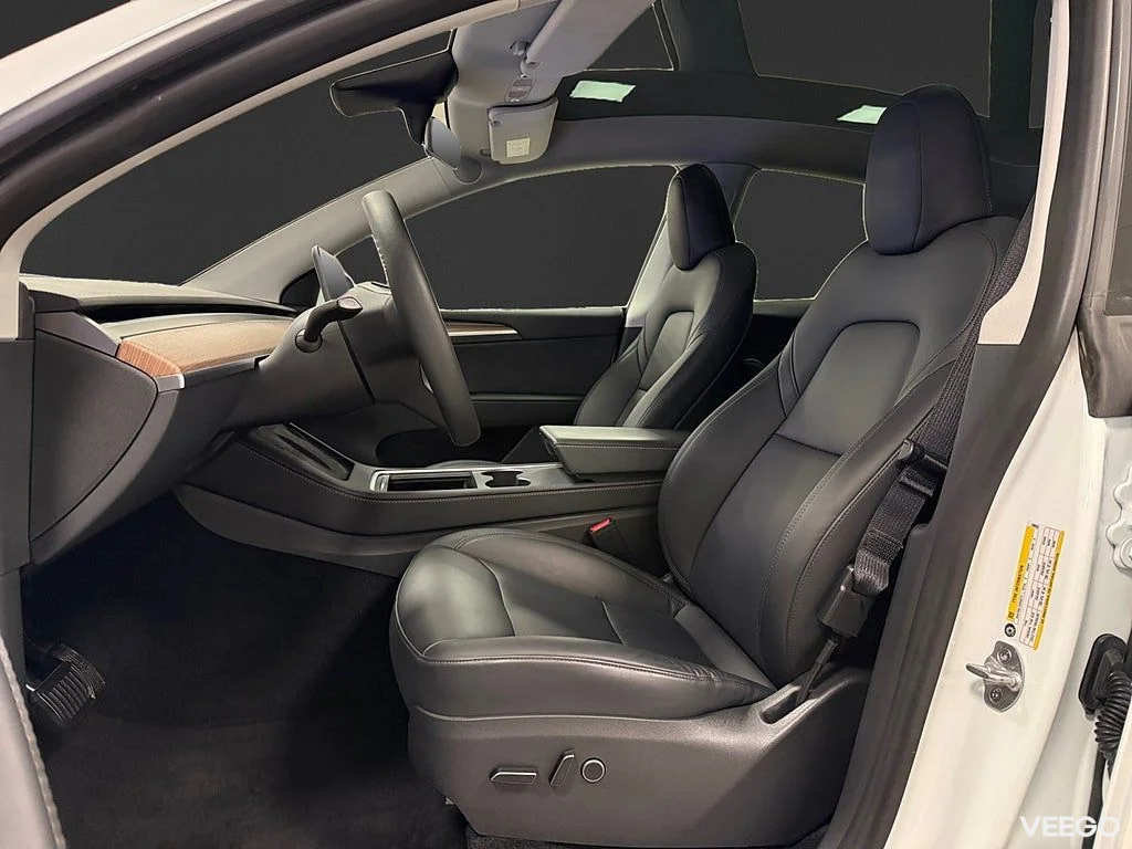 Tesla Model Y Long Range AWD 514HK /Drag /Moms 378kW