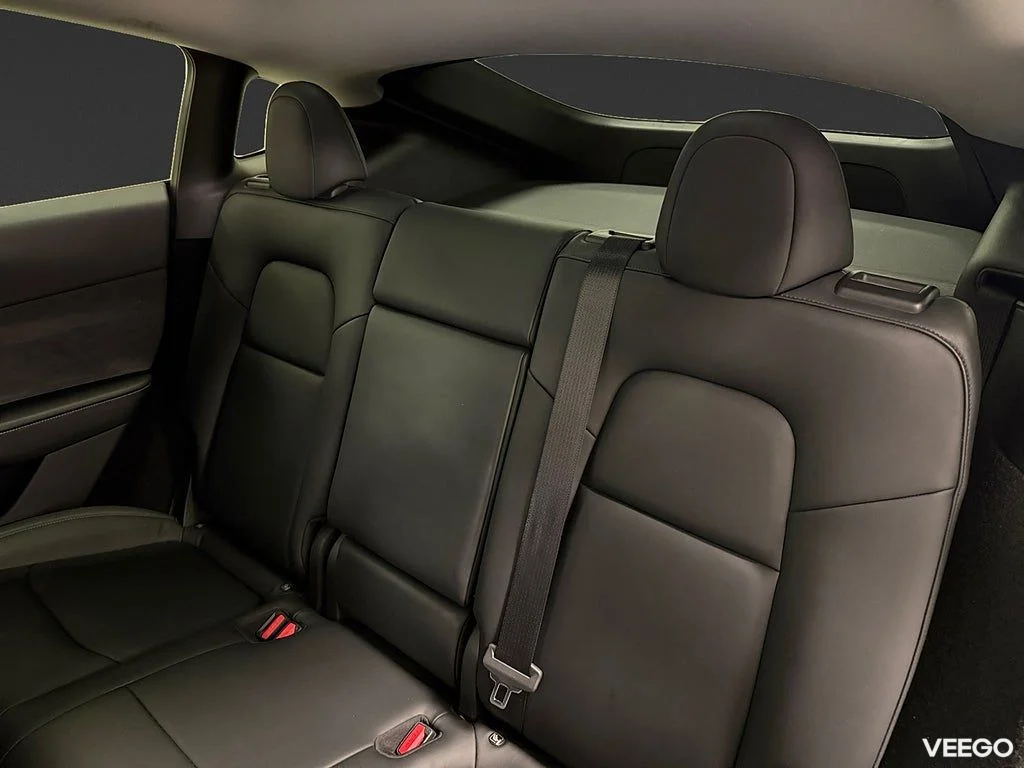 Tesla Model Y Long Range AWD 514HK /Drag /Moms 378kW