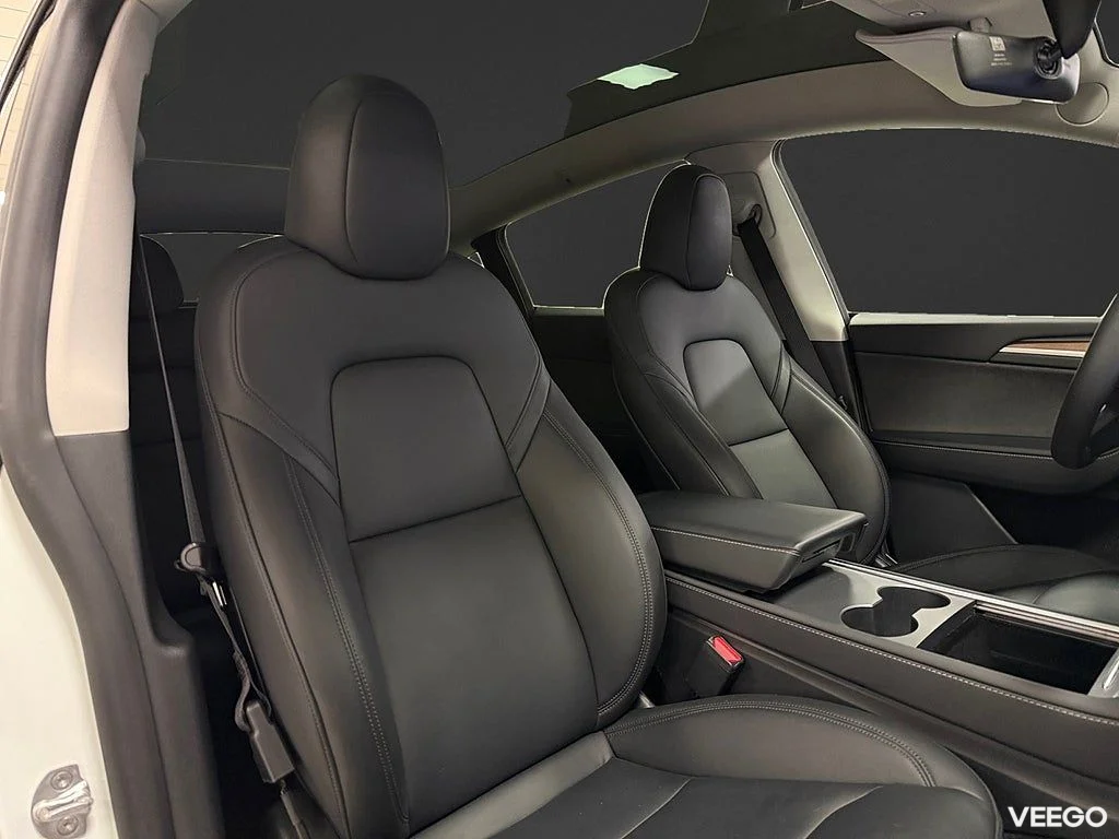 Tesla Model Y Long Range AWD 514HK /Drag /Moms 378kW