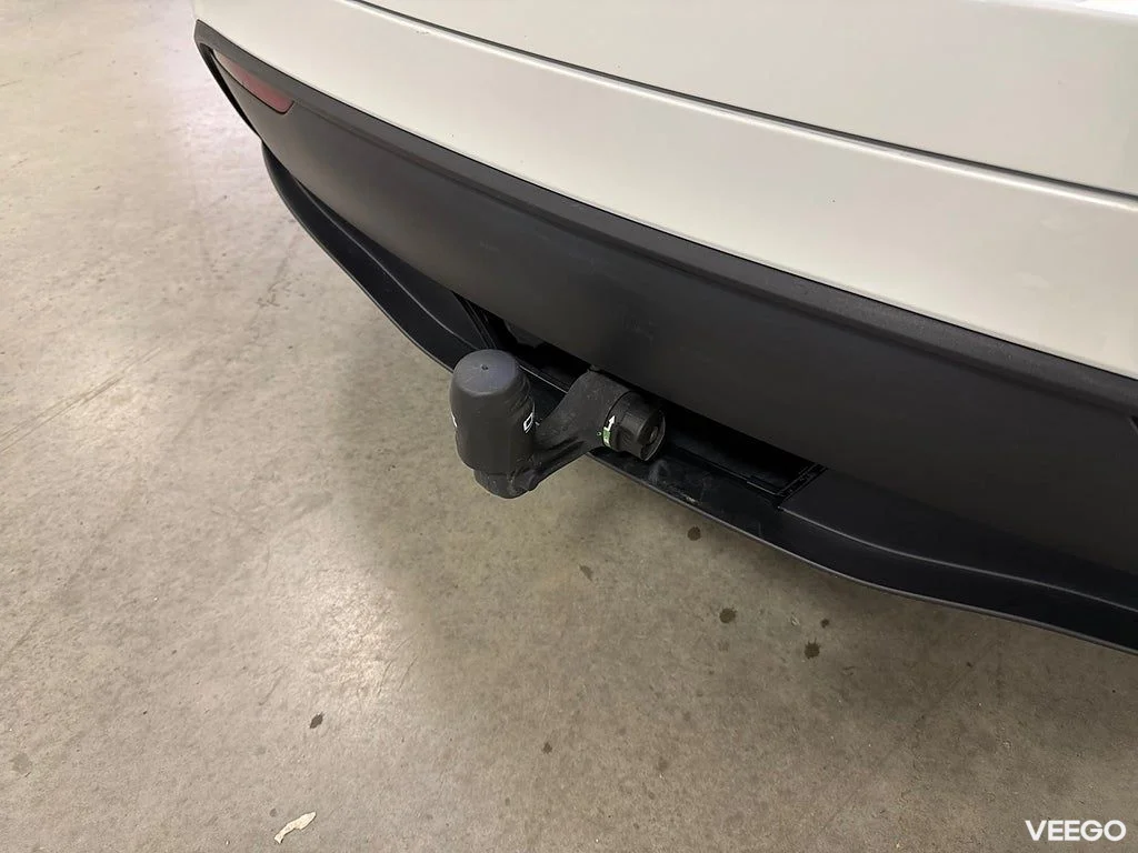 Tesla Model Y Long Range AWD 514HK /Drag /Moms 378kW