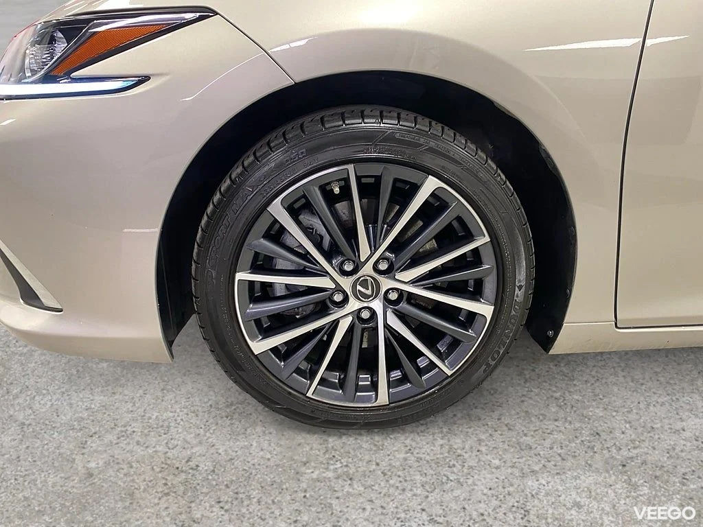 Lexus ES 300 ES 300h 2.5 E-CVT 218HK Executive /Teknik /Taklucka 160kW