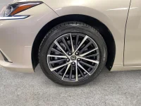 Lexus ES 300 ES 300h 2.5 E-CVT 218HK Executive /Teknik /Taklucka 160kW thumbnail