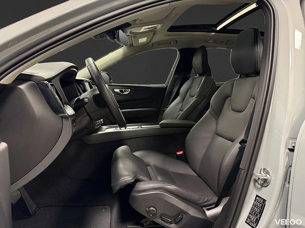 Volvo XC60 T6 AWD 350HK Plus Dark /Pano /360 257kW