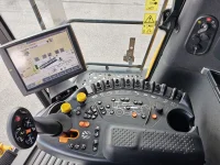 New Holland CR Macdon FD140 515kW thumbnail
