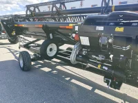New Holland CR Macdon FD140 515kW thumbnail