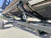New Holland CR Macdon FD140 515kW thumbnail