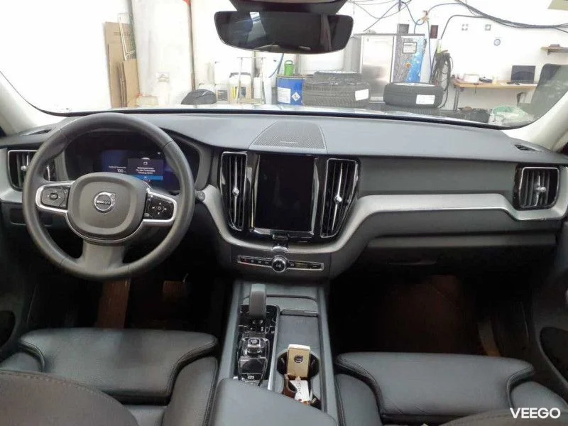 Volvo XC60 2.0 B4 Mild-Hybrid Plus Dark AWD 2 145kW