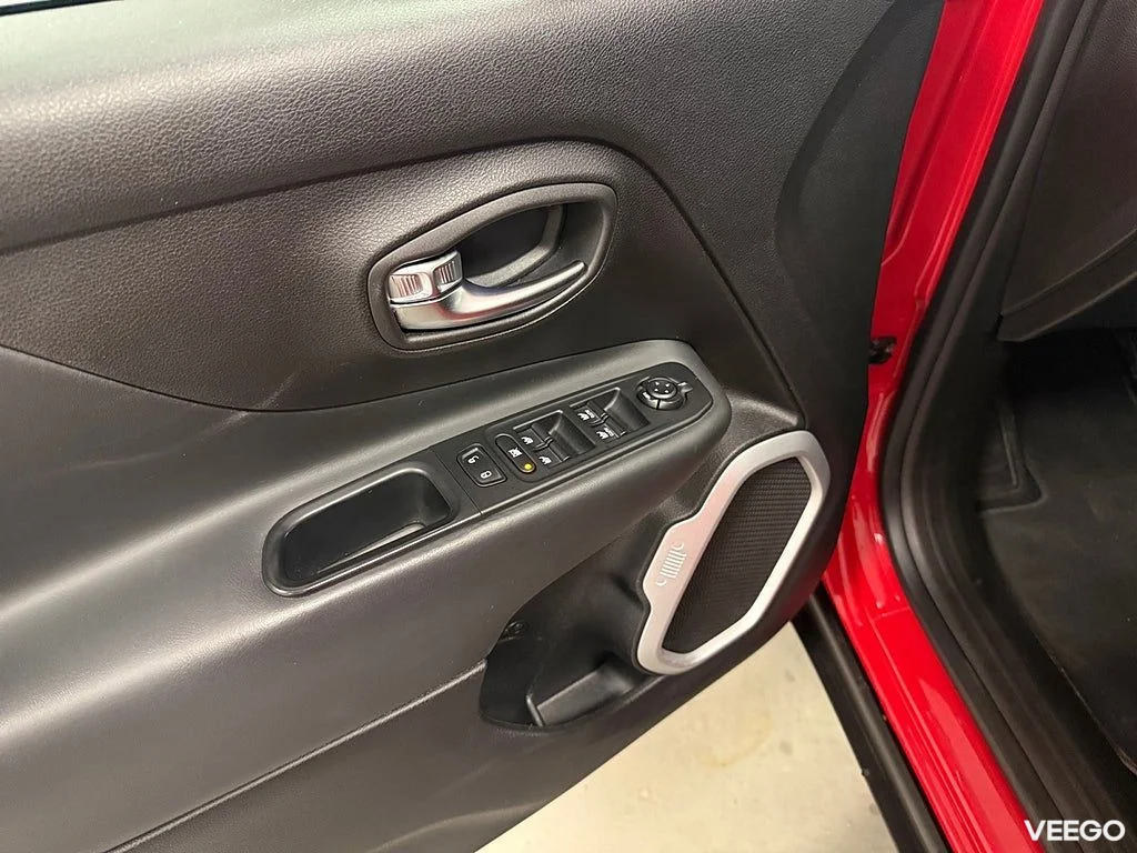 Jeep Renegade 1.4 MJT 4WD 170HK Limited /B-Kamera /Navi 125kW