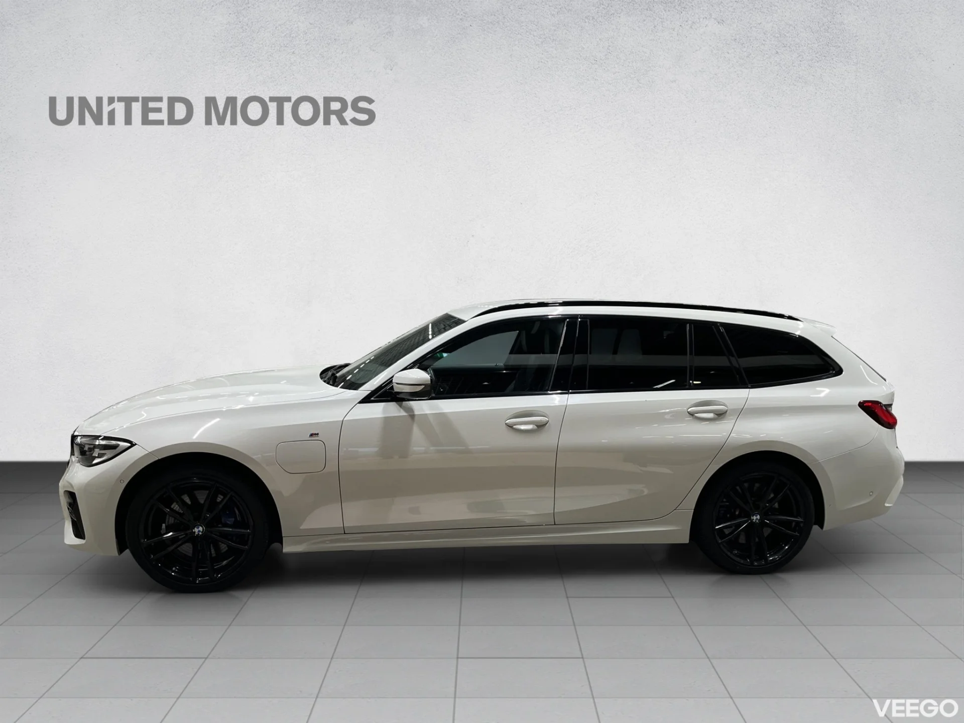BMW 330 Touring M-Sportpakett 135kW