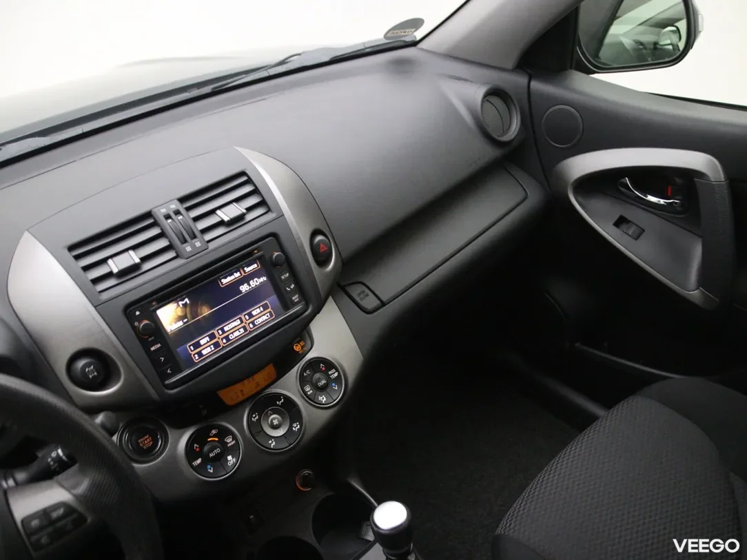 Toyota RAV4 2.2 110kW