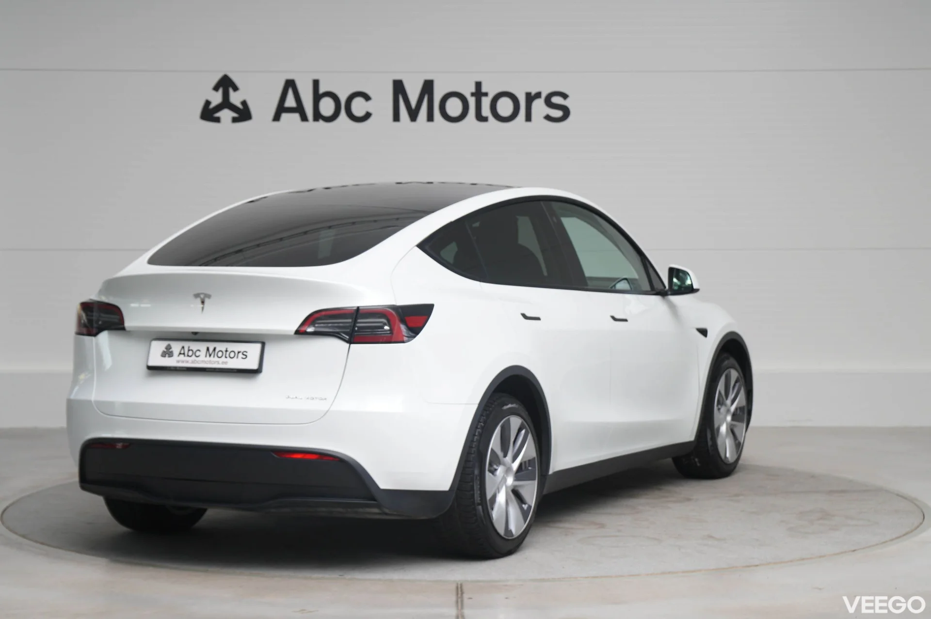 Tesla Model Y LONG RANGE DUAL MOTOR AWD 378kW