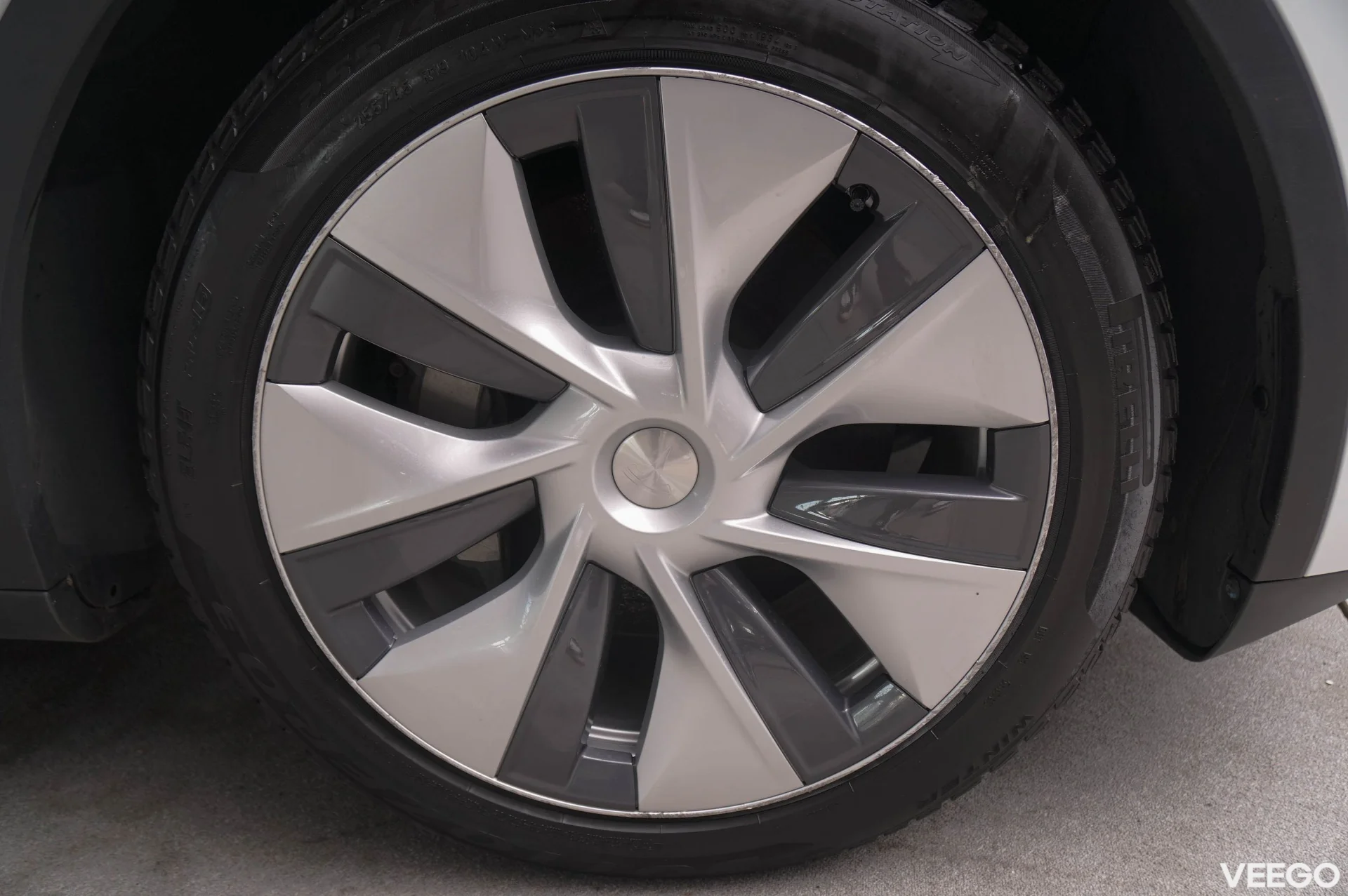 Tesla Model Y LONG RANGE DUAL MOTOR AWD 378kW