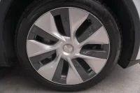 Tesla Model Y LONG RANGE DUAL MOTOR AWD 378kW thumbnail