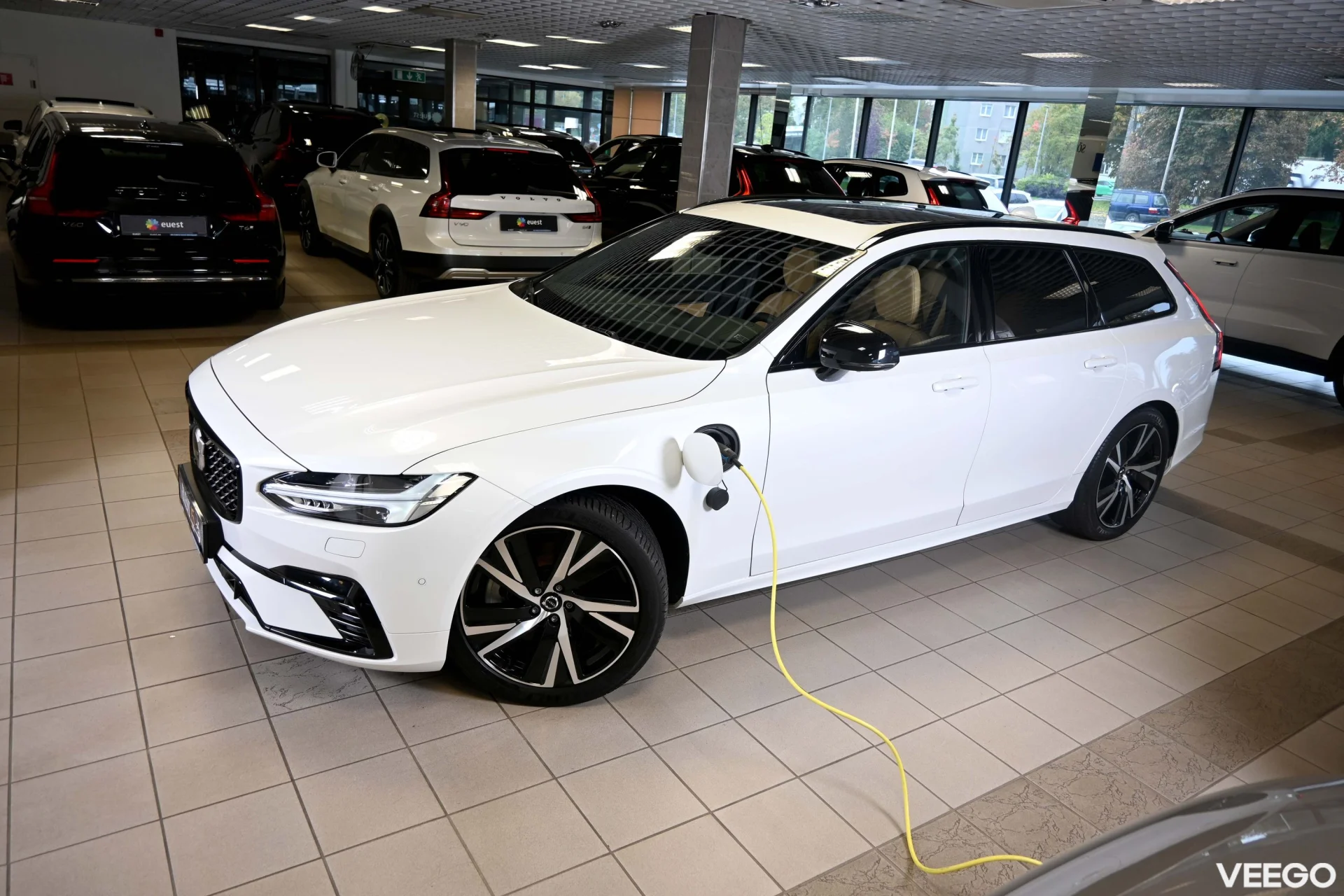 Volvo V90 AWD H&K LUXURY ULTIMATE DARK INTELLI XENIUM FULL 2 293kW