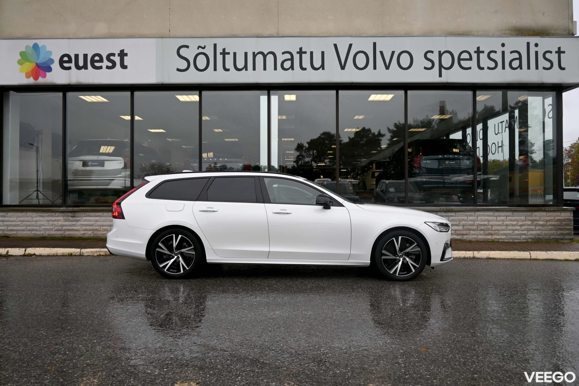 Volvo V90 AWD H&K LUXURY ULTIMATE DARK INTELLI XENIUM FULL 2 293kW