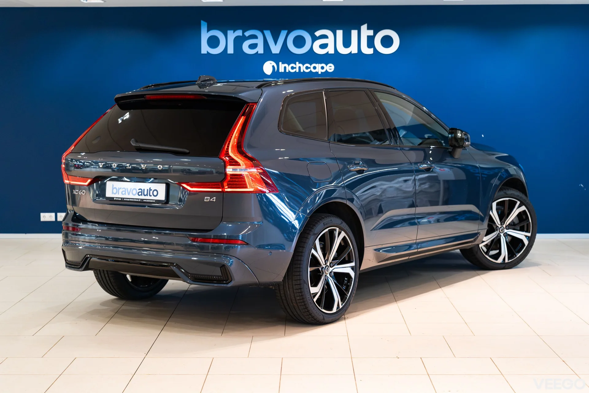 Volvo XC60 2.0 B4 Mild-Hybrid Plus Dark 2WD 2 145kW