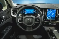 Volvo XC60 2.0 B4 Mild-Hybrid Plus Dark 2WD 2 145kW thumbnail