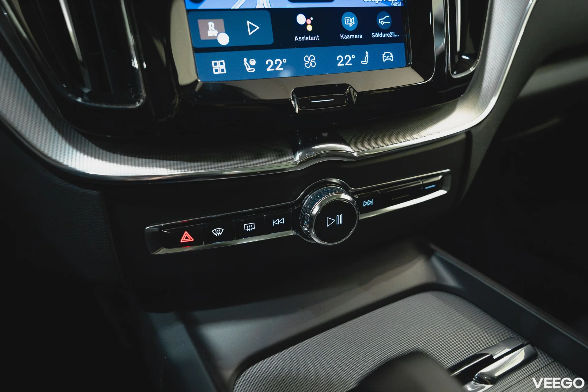 Volvo XC60 2.0 B4 Mild-Hybrid Plus Dark 2WD 2 145kW