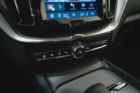 Volvo XC60 2.0 B4 Mild-Hybrid Plus Dark 2WD 2 145kW thumbnail