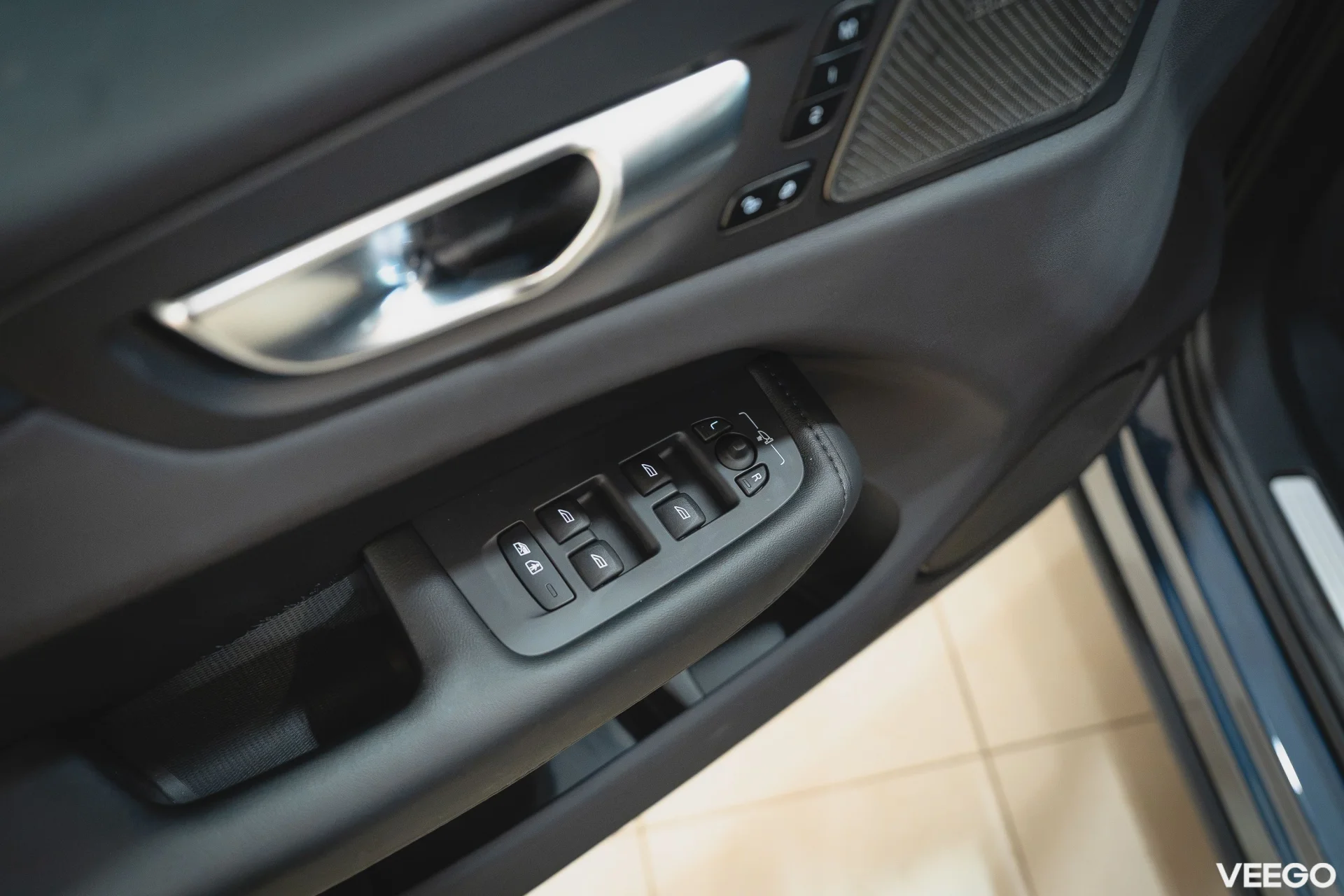 Volvo XC60 2.0 B4 Mild-Hybrid Plus Dark 2WD 2 145kW