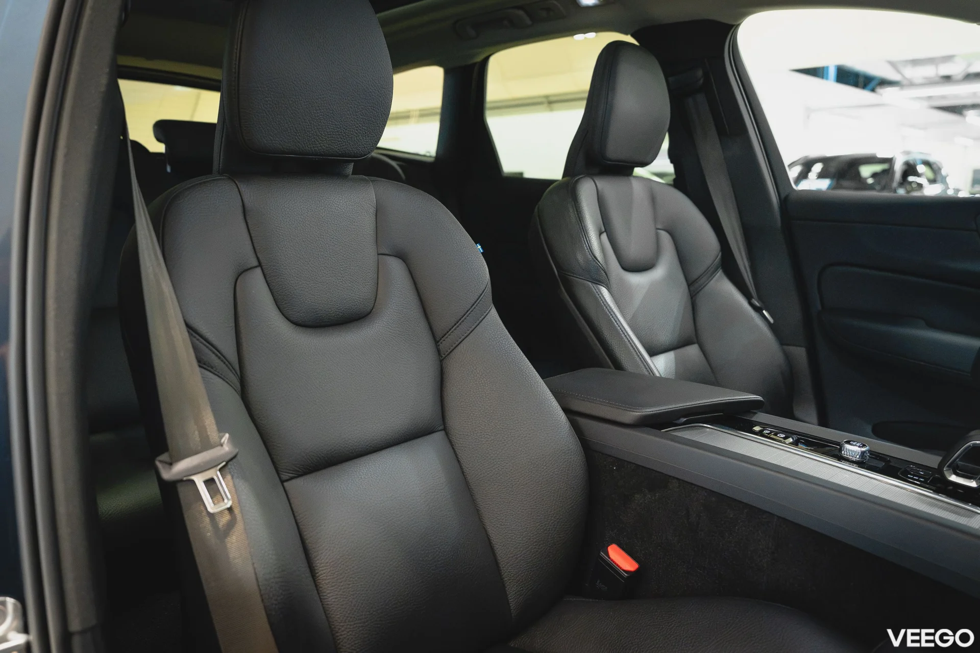 Volvo XC60 2.0 B4 Mild-Hybrid Plus Dark 2WD 2 145kW