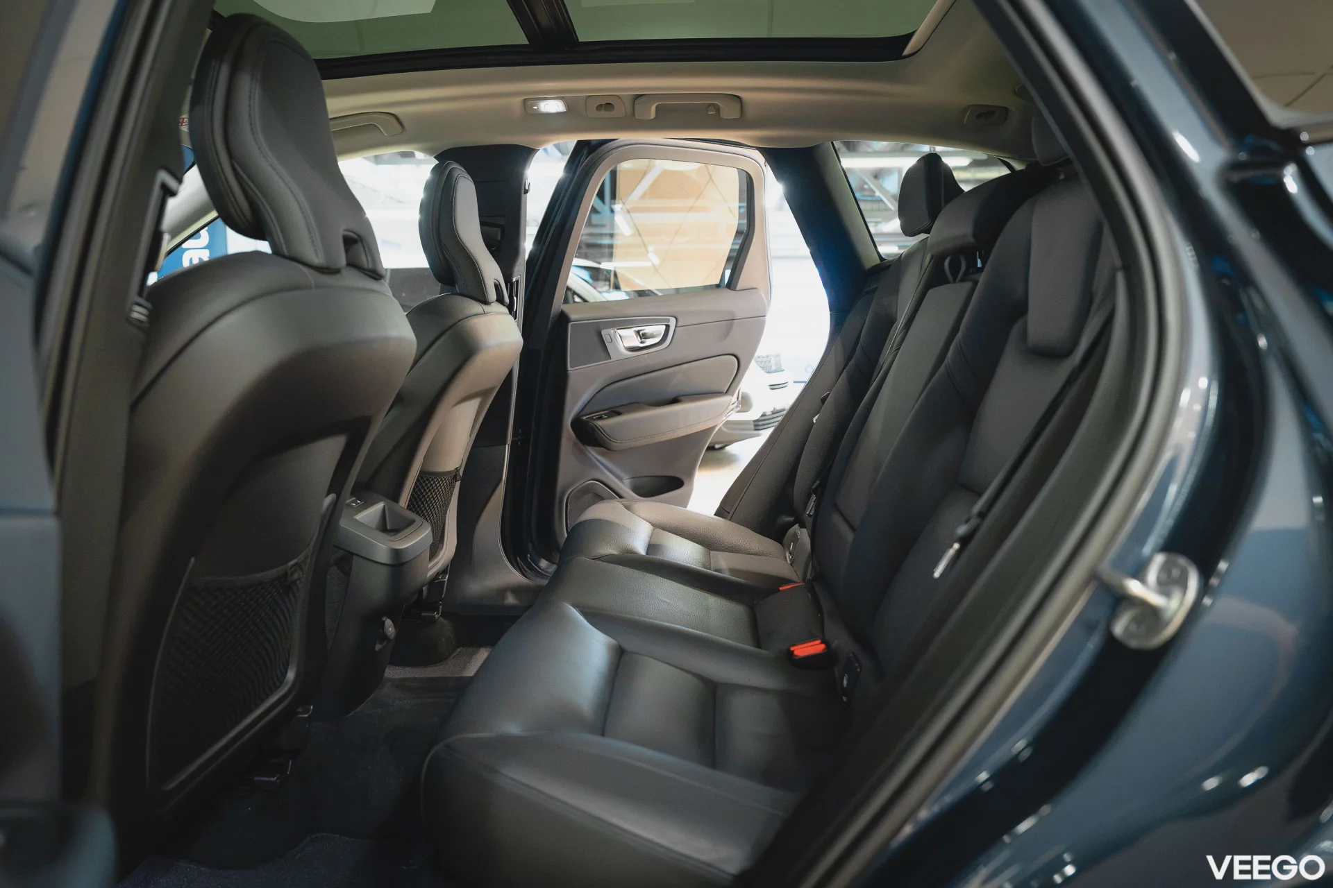 Volvo XC60 2.0 B4 Mild-Hybrid Plus Dark 2WD 2 145kW