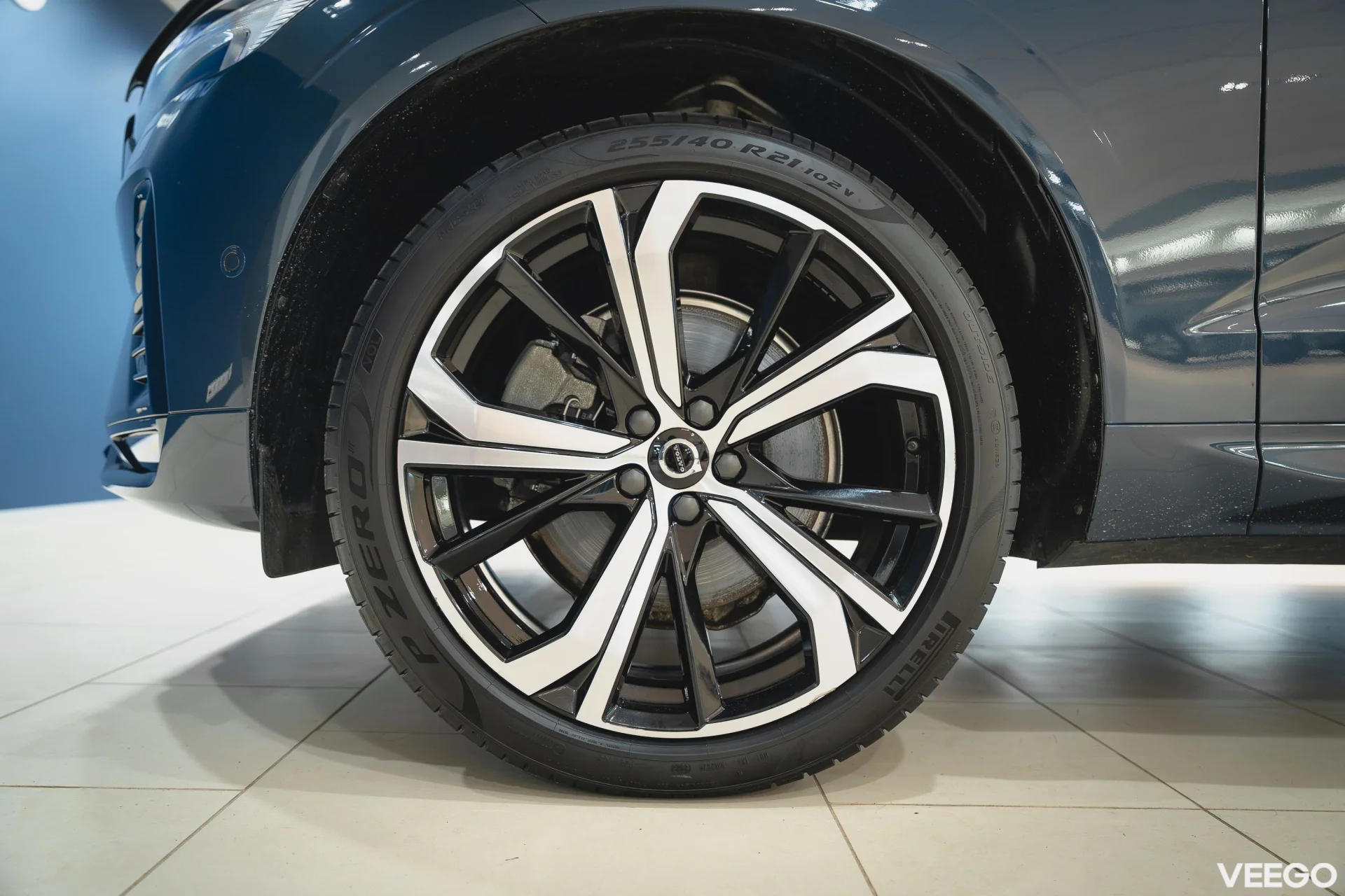 Volvo XC60 2.0 B4 Mild-Hybrid Plus Dark 2WD 2 145kW