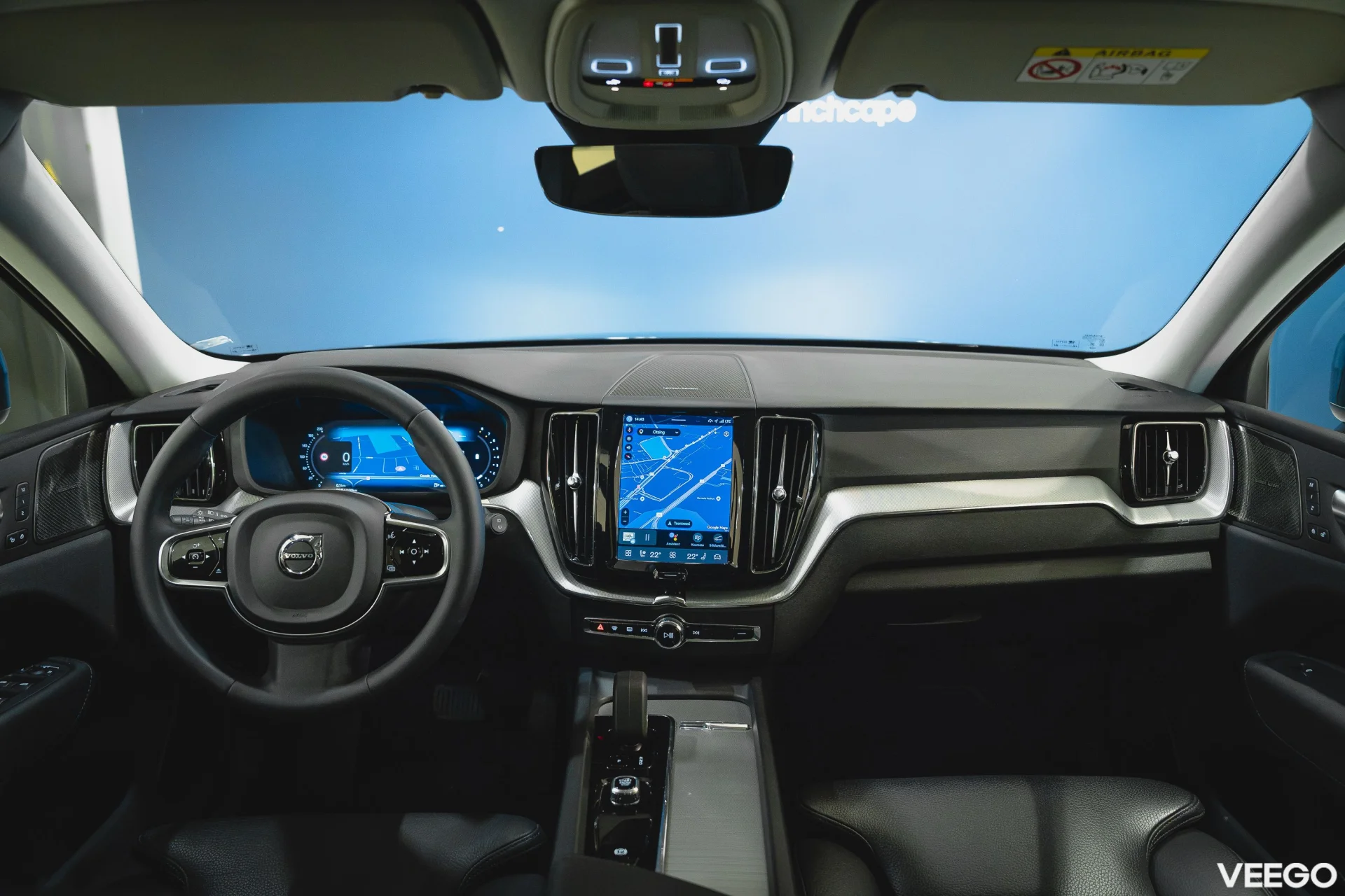 Volvo XC60 2.0 B4 Mild-Hybrid Plus Dark 2WD 2 145kW