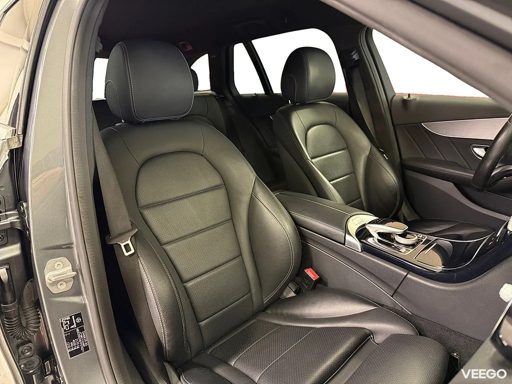 Mercedes-Benz C300 300 T 245HK AMG /B-Kamera 180kW