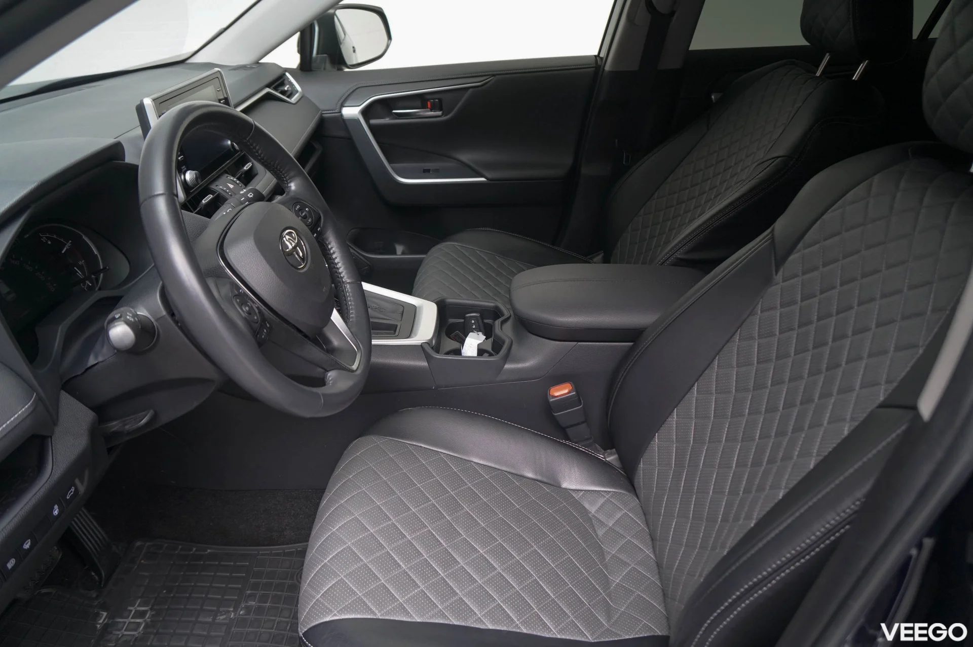 Toyota RAV4 Dynamic Force Luxury 2 129kW