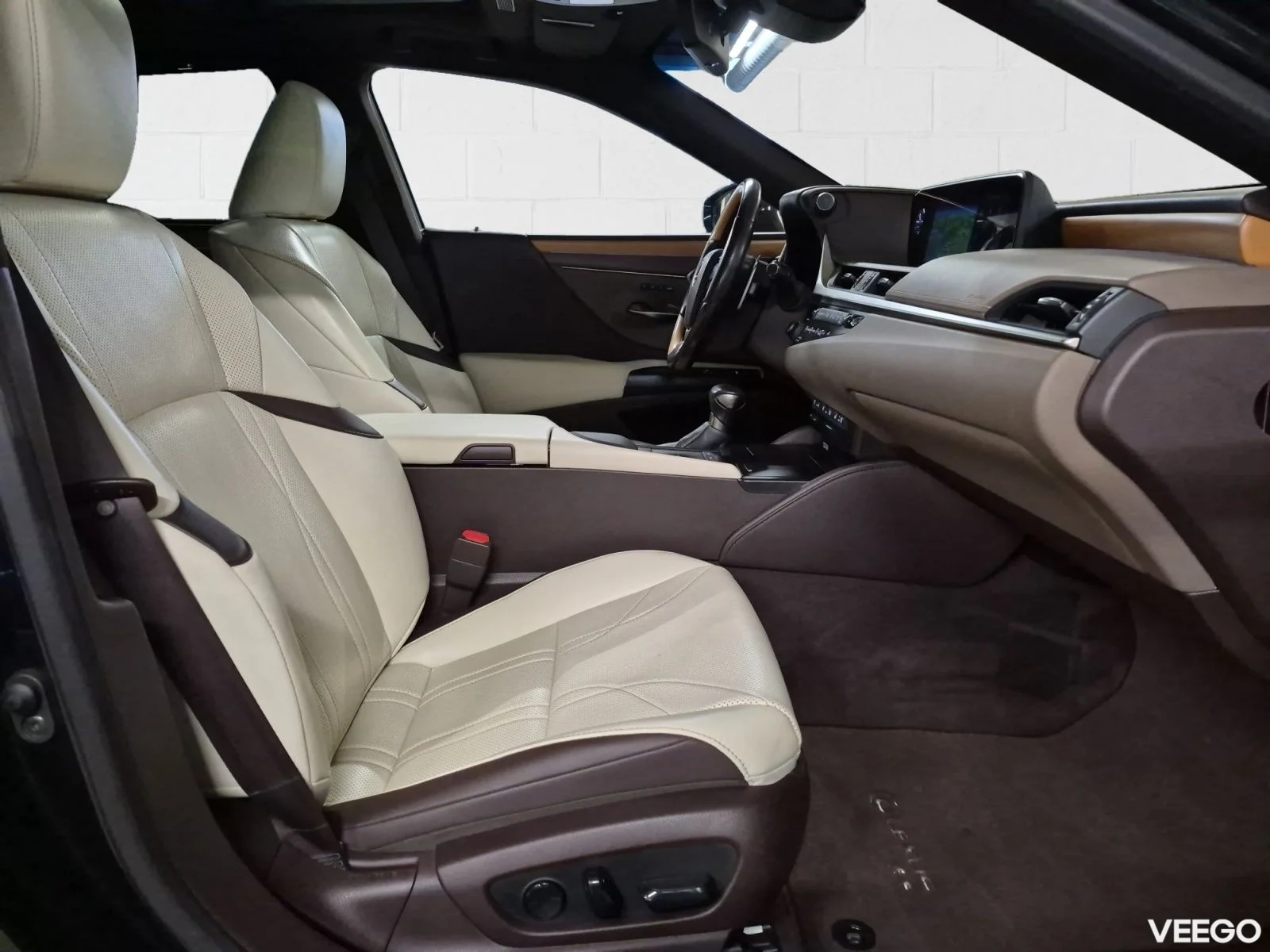 Lexus ES 300h Luxury 2.5 131kW