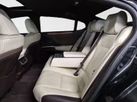 Lexus ES 300h Luxury 2.5 131kW thumbnail