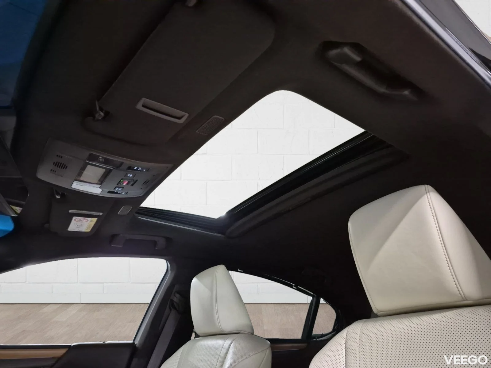 Lexus ES 300h Luxury 2.5 131kW