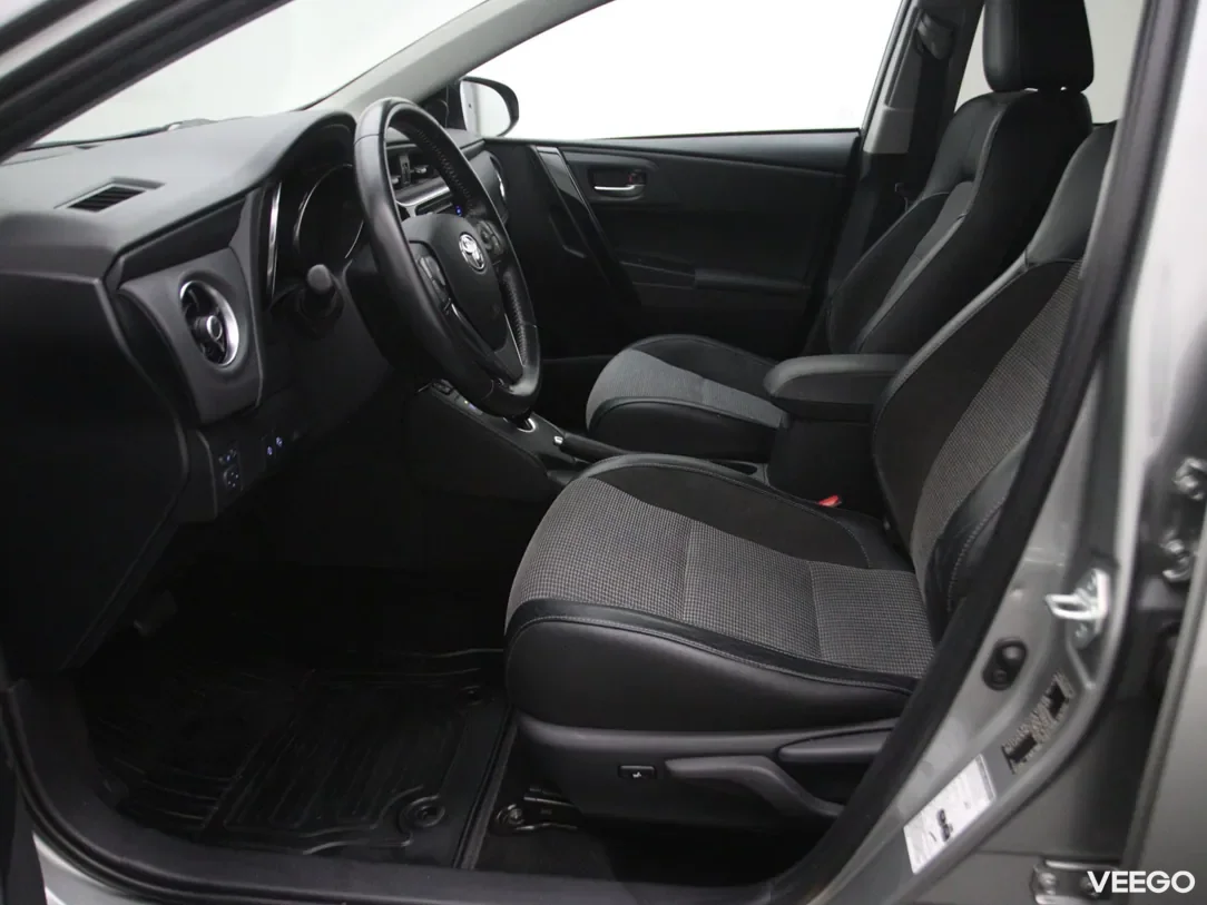 Toyota Auris 1.8 100kW