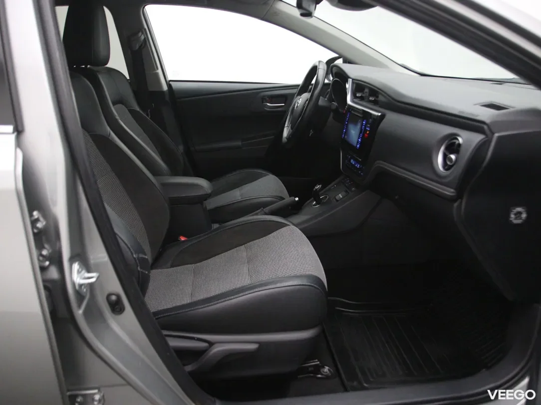 Toyota Auris 1.8 100kW
