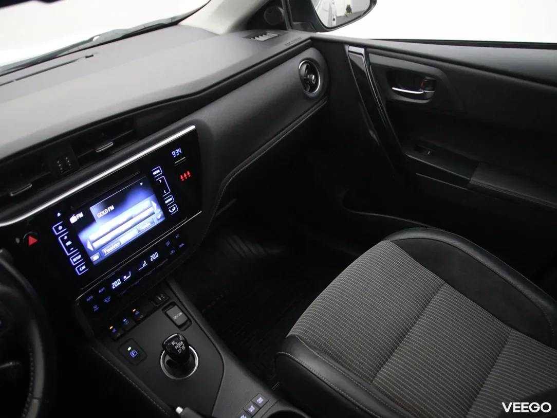 Toyota Auris 1.8 100kW