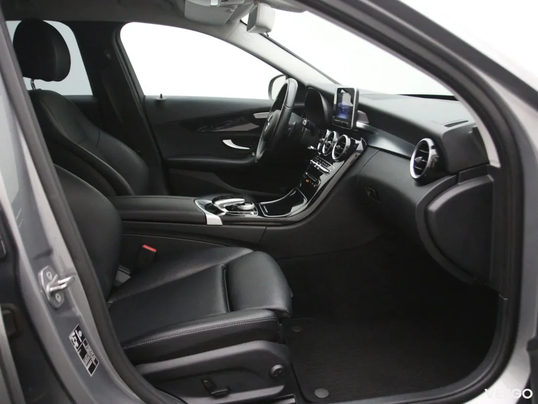 Mercedes-Benz C220 2.1 125kW
