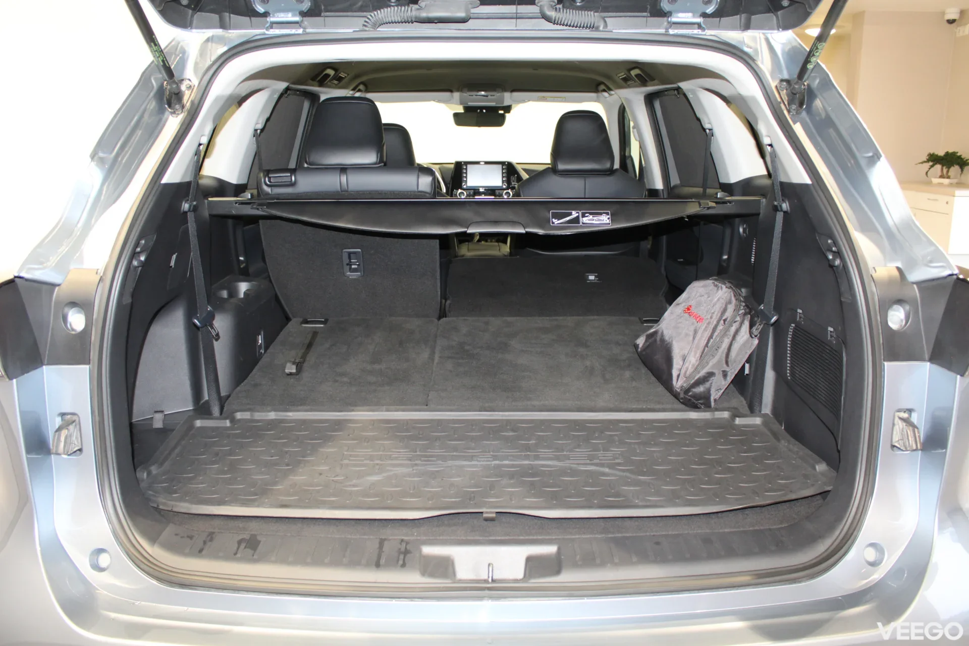 Toyota Highlander Luxury AWD 2.5 140kW