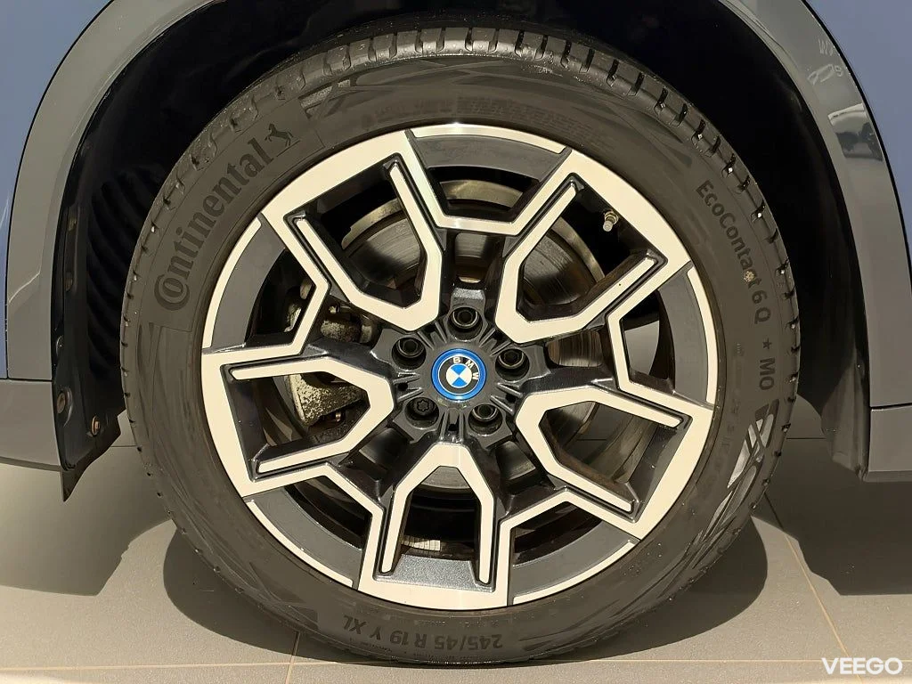 BMW iX1 xDrive30 X-Line Drag Comfort-Access Rattvärme 0kW