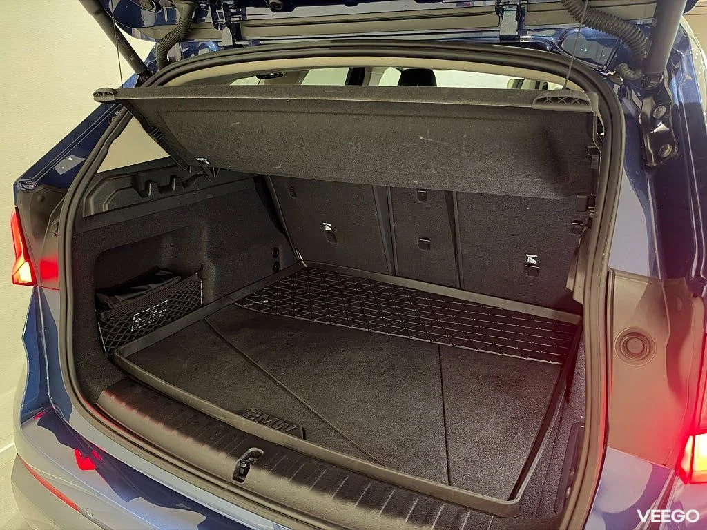 BMW iX1 xDrive30 X-Line Drag Comfort-Access Rattvärme 0kW