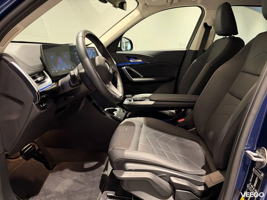 BMW iX1 xDrive30 X-Line Drag Comfort-Access Rattvärme 0kW