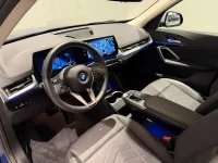 BMW iX1 xDrive30 X-Line Drag Comfort-Access Rattvärme 0kW thumbnail