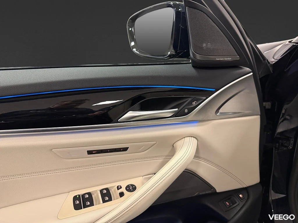 BMW 530 530 e xDrive Touring 292HK M-Sport /Pano /HuD /Laser/H/K 215kW