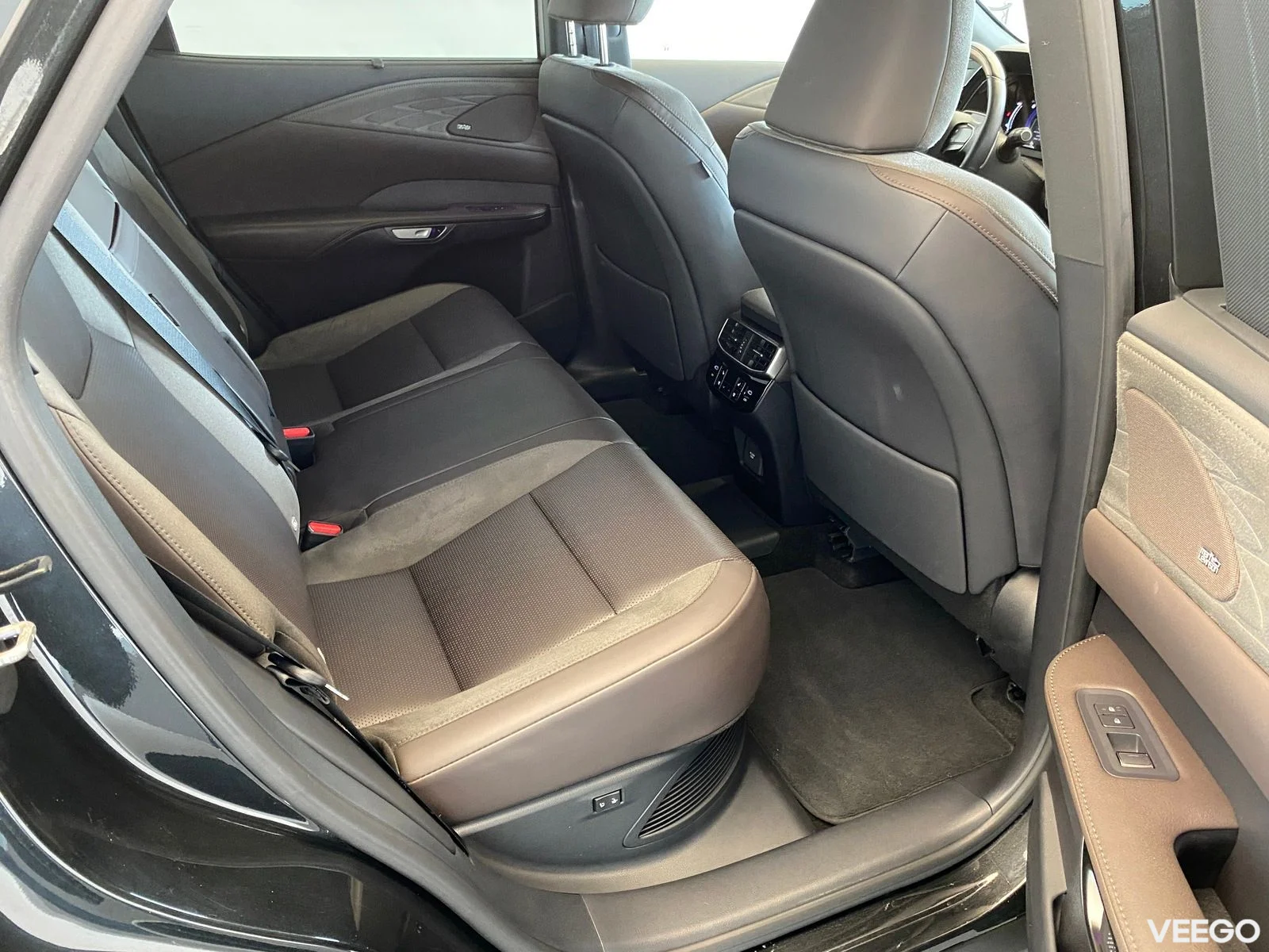 Lexus RX 450h+ - 136kW