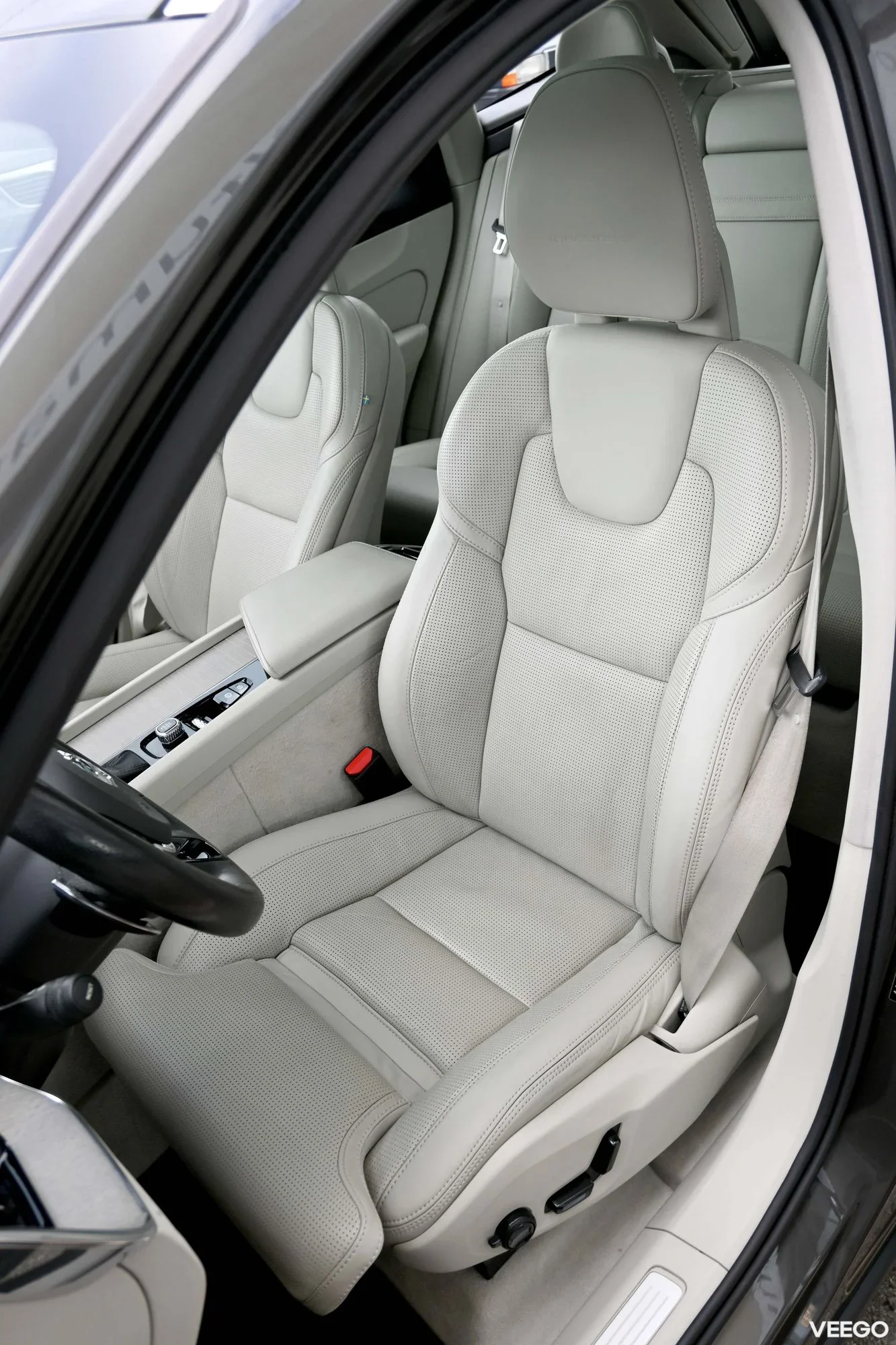 Volvo XC60 AWD B&W 4C LUXURY INSCRIPTION XENIUM INTELLI PRO FULL 2 173kW