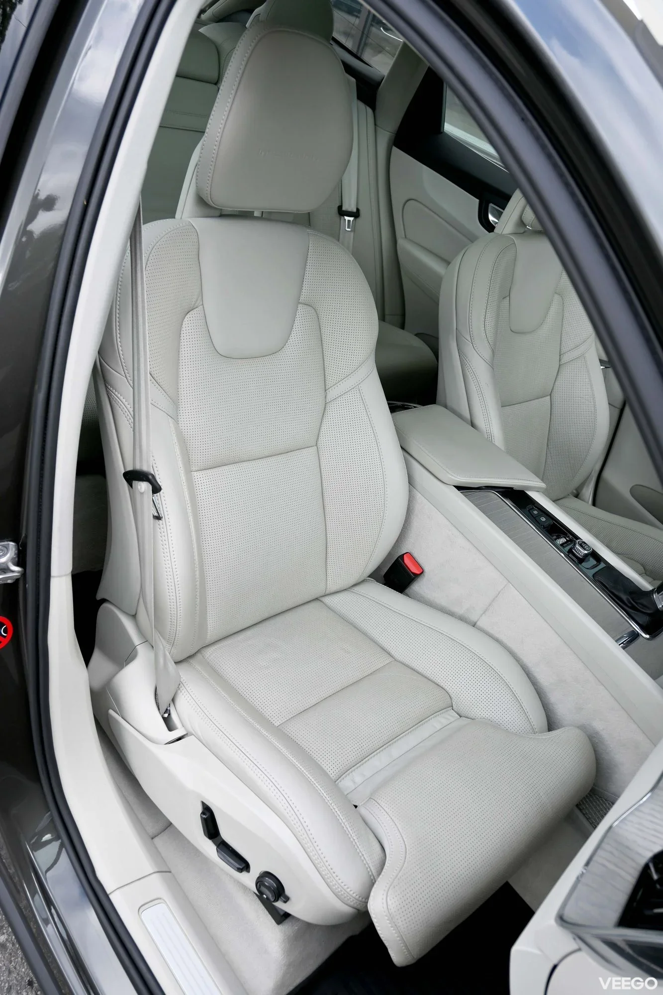 Volvo XC60 AWD B&W 4C LUXURY INSCRIPTION XENIUM INTELLI PRO FULL 2 173kW