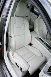 Volvo XC60 AWD B&W 4C LUXURY INSCRIPTION XENIUM INTELLI PRO FULL 2 173kW thumbnail